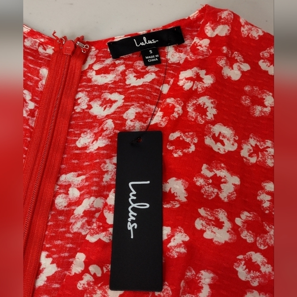 NWT Lulus Garden Explorer Red Floral Print Textured Deep V Neck Midi Dress Sz S - Picture 13 of 16